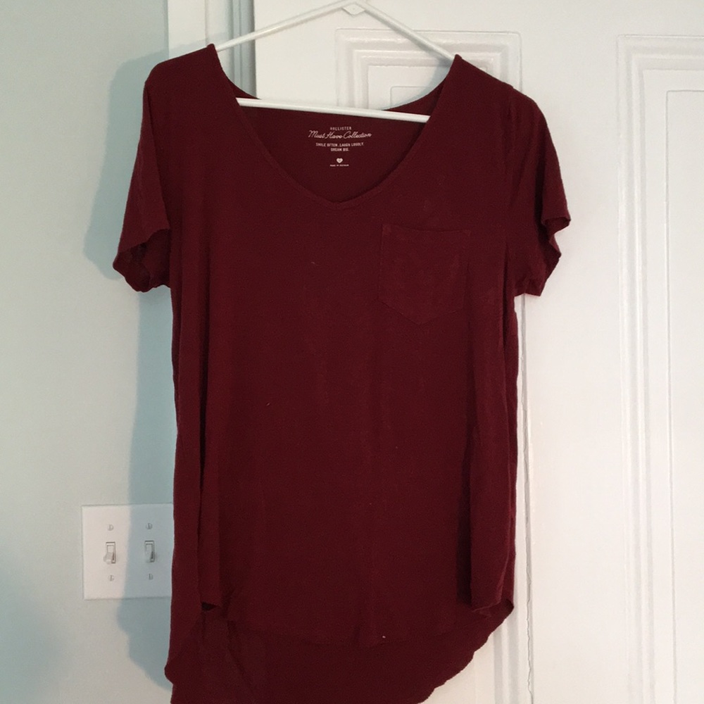 Maroon t shirt